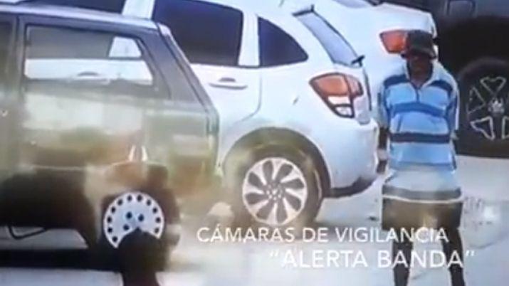 VIDEO  Las caacutemaras de Alerta Banda impidieron el robo de un vehiacuteculo