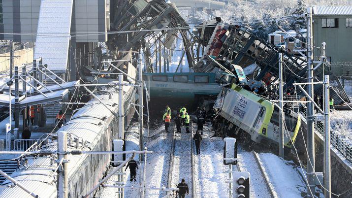 Chocoacute un tren de alta velocidad- hay muertos y heridos
