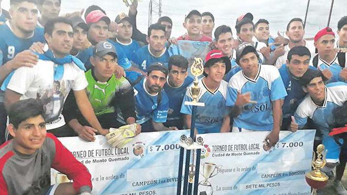 El Club San Cayetano gritoacute campeoacuten por partida doble en Primera y Cuarta Divisioacuten
