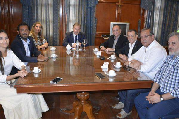 El jefe de Gabinete de Ministros Eliacuteas Suaacuterez recibioacute a integrantes del Consejo Regional Norte Cultura