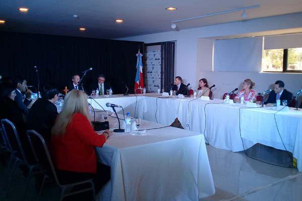 Las Termas Antildeatuya y Friacuteas se suman a Bandera y Loreto para decirle NO a la pirotecnia