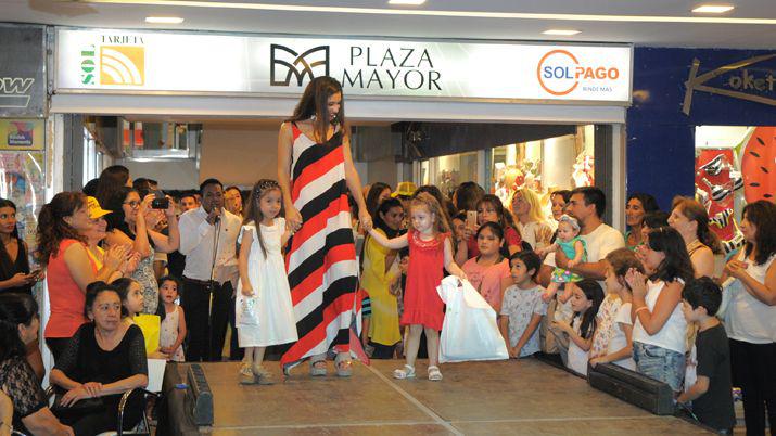 Las mejores im�genes del desfile en Plaza Mayor