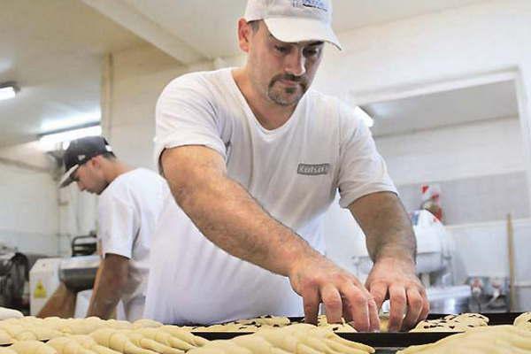 Panaderos sugieren un aumento del 10-en-porciento- en los productos y denuncian la crisis del sector