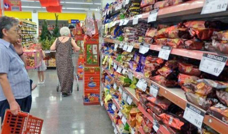 Por nuevas listas de precios se preveacuten aumentos del 4 al 20-en-porciento- en los alimentos en supermercados