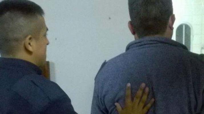 Se entregoacute el hombre que asesinoacute a otro durante una fiesta en Friacuteas