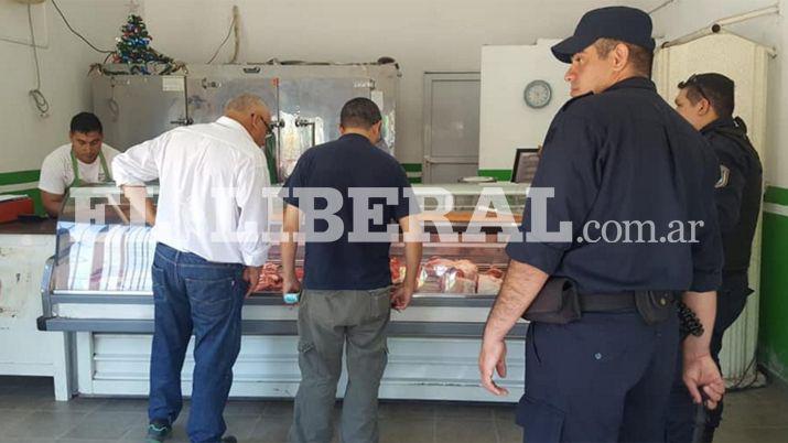 Los inspectores cuentan con el correspondiente apoyo del personal de la Policía de Santiago del Estero