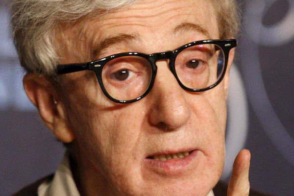 Un nuevo escaacutendalo envuelve a Woody Allen