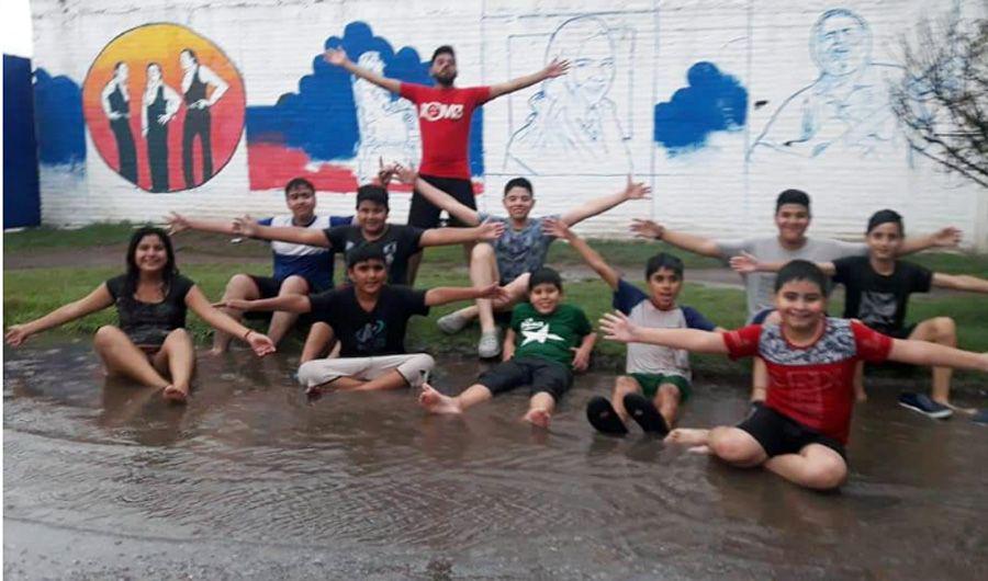 La lluvia y el arte devolvieron una imagen de plena felicidad en Friacuteas
