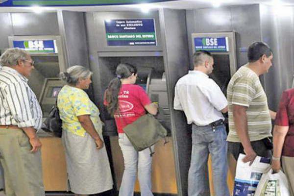 El Gobierno pagaraacute mantildeana el aguinaldo a empleados puacuteblicos