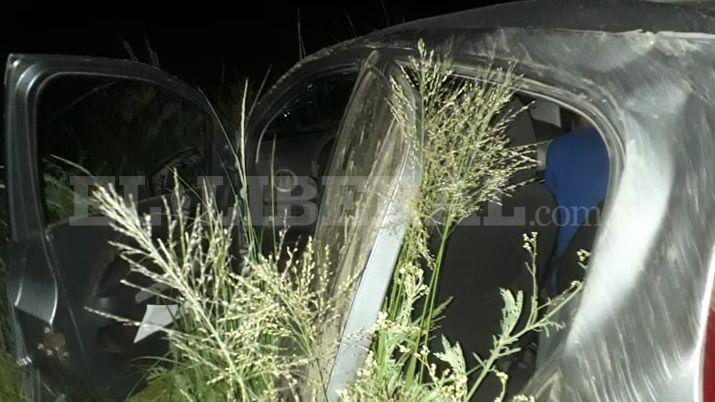 Una pareja y su hijo se salvaron de milagro tras violento vuelco