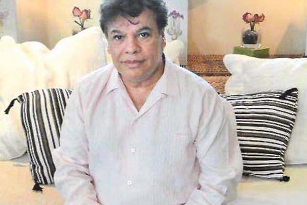 iquestJuan Gabriel estaacute vivo Una foto desatoacute la poleacutemica  