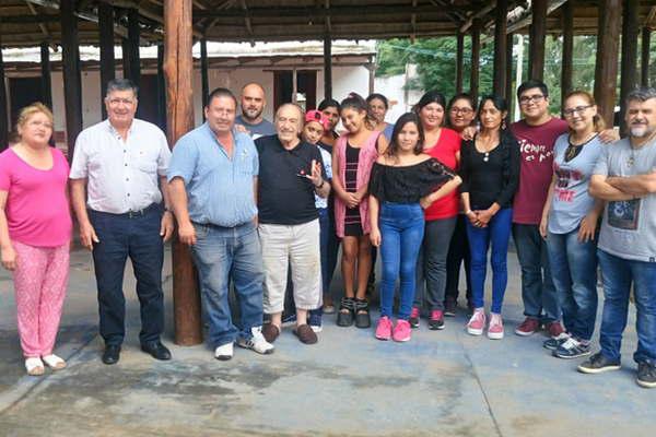 El pianista Miguel aacutengel Estrella visitoacute la casa donde vivioacute de chico en Vinaraacute