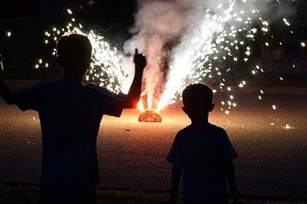 Salud reitera no utilizar pirotecnia por el dantildeo que provoca en nintildeos y en personas con autismo