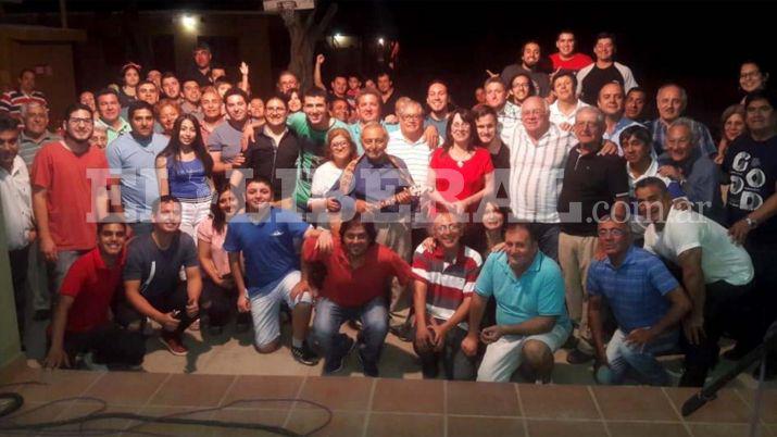 El cantante estuvo acompañado de familiares y amigos