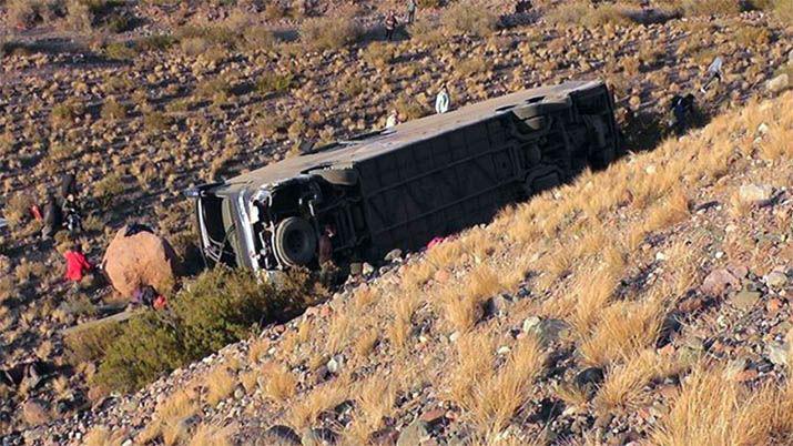 Colectivo protagonizoacute una tragedia que dejoacute 3 muertos