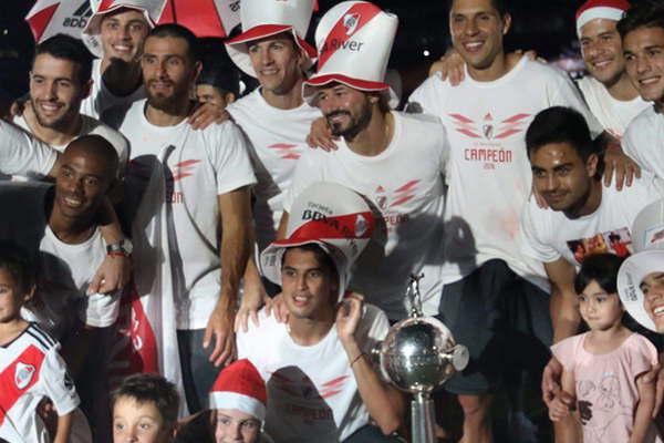 River se reencontroacute con su gente y gozoacute con una gran fiesta