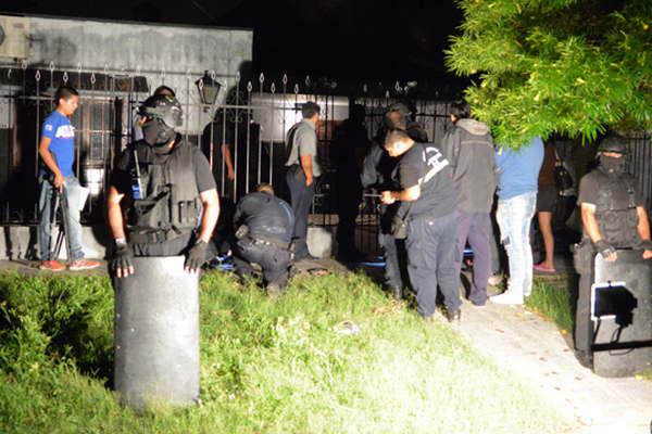 Salioacute en libertad se drogoacute golpeoacute a su abuela a su madre se atrincheroacute y amenazoacute con matarse 