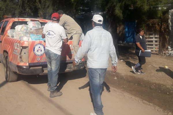 Defensa Civil asistioacute a numerosas familias afectadas en Antildeatuya