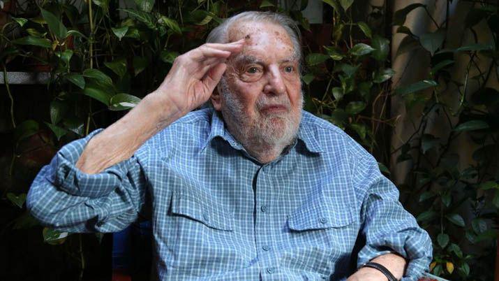 Fallecioacute el emblemaacutetico periodista escritor e historiador Osvaldo Bayer