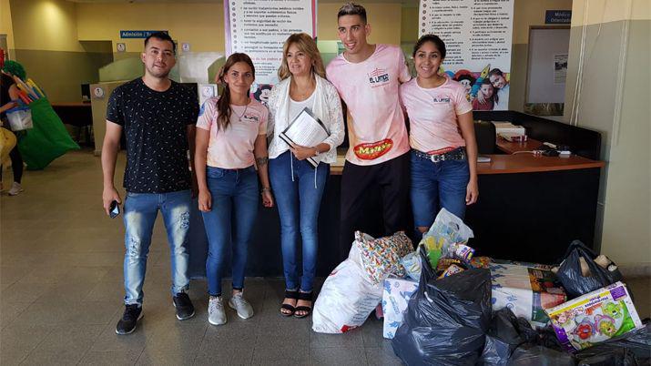 Maacutes regalos para los nintildeos internados en el Cepsi