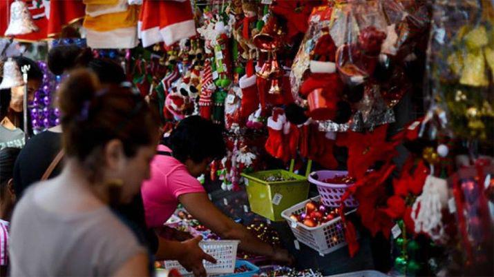 Este antildeo el argentino gastoacute menos en Navidad y priorizoacute vacaciones