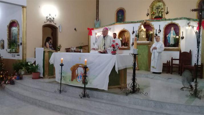 Monsentildeor Melitoacuten Chaacutevez celebroacute misa de Nochebuena y Navidad