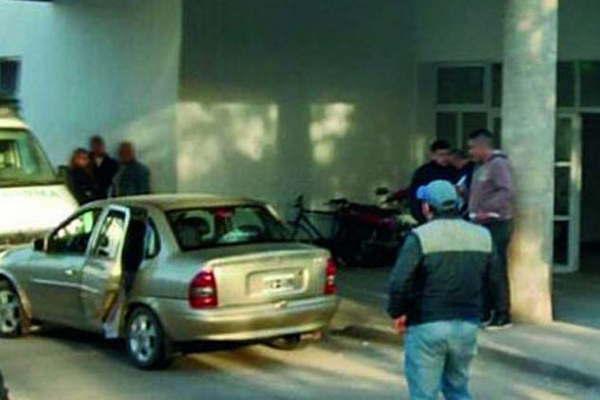 Heridos y dantildeos materiales tras choque de dos automoacuteviles