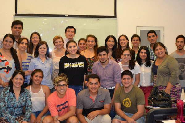 Estudiantes acompantildearaacuten como tutores a los ingresantes 2019