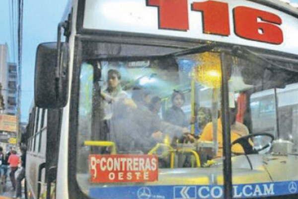 Enojo y preocupacioacuten en vecinos gremios y entidades por quita del subsidio que hizo subir el boleto