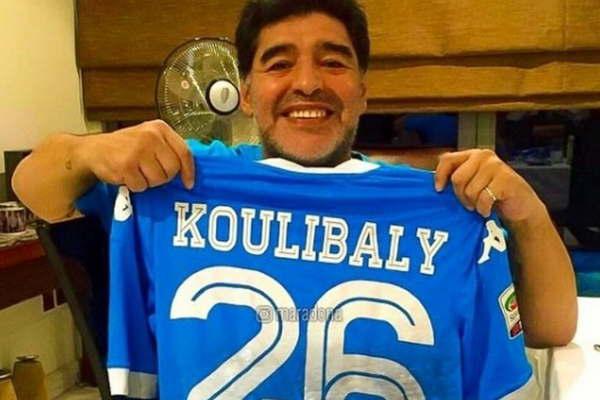 Maradona respaldoacute a Koulibaly otra viacutectima del racismo