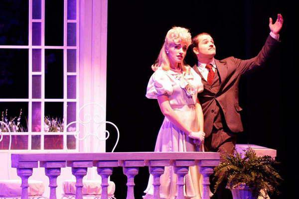 El filme que consagroacute a la Legrand llega a Mardel en versioacuten teatral