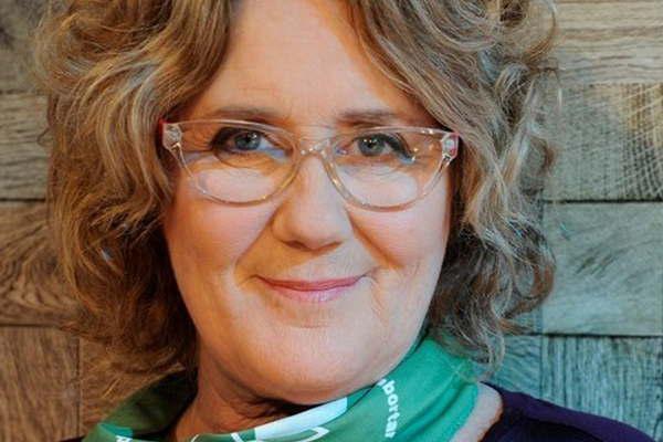 Veroacutenica Llinaacutes compartiraacute una carcajada salvaje con Dariacuteo Barassi  