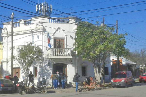 Acuchilloacute a su amigo en el cuello allanaron su casa y lo detuvieron 