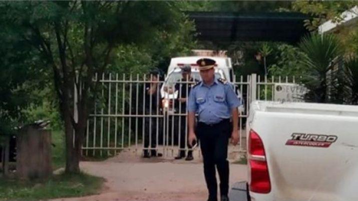 Fue a pasar fin de antildeo con su papaacute el la matoacute y luego se suicidoacute