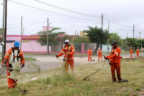 La Municipalidad de la Capital realizoacute un amplio operativo de limpieza en el barrio San Germeacutes