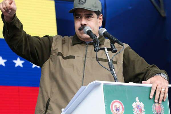 Maduro invitoacute a Bachelet a visitar Venezuela