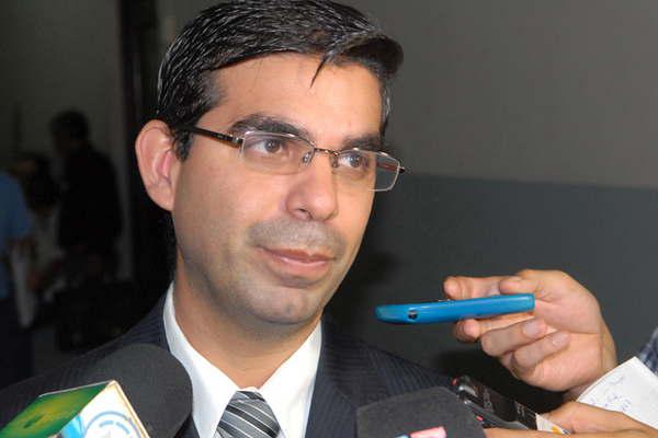 Pidioacute al vecino la escopeta para cazar animales y terminoacute quitaacutendose la vida