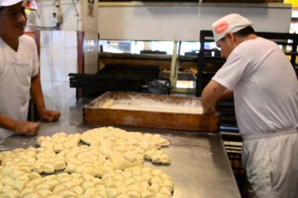 Panaderos alertan por suba de costos venta ilegal y cierre de locales