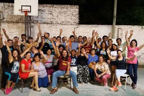 Invitan a sumarse a talleres para aprender danzas folcloacutericas 