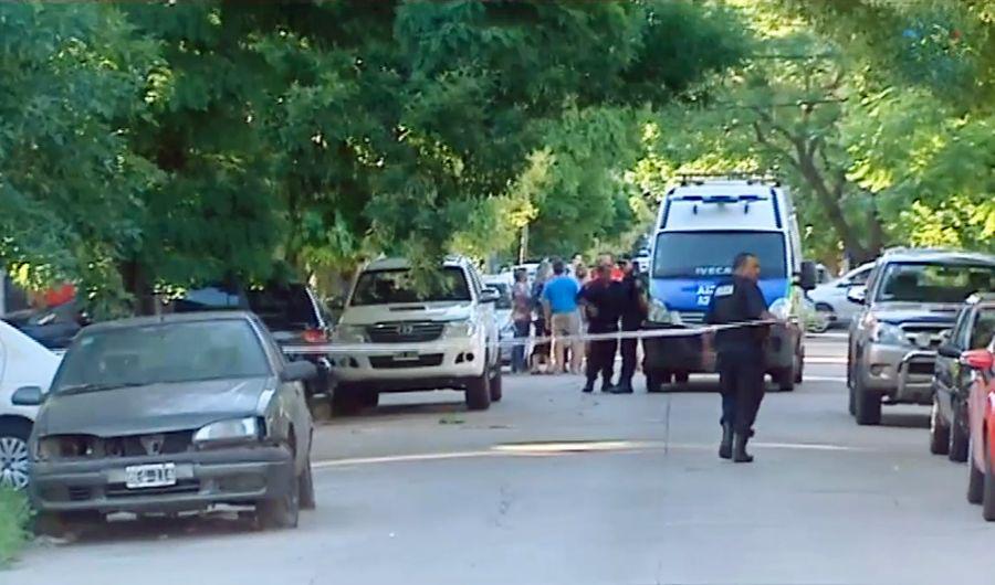 Asesinoacute a su vecina por las hojas que habiacutea en la vereda