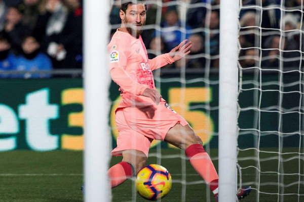 Gol de Messi para ampliar la ventaja