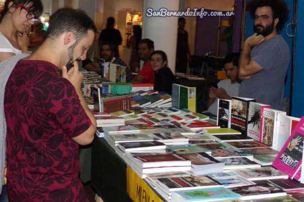 La Feria del Libro de la Costa Atlaacutentica arranca mantildeana