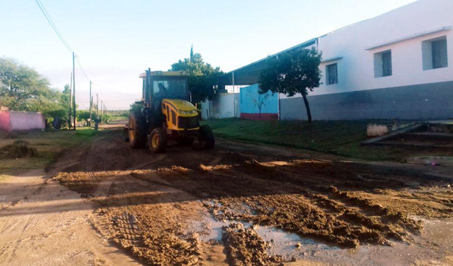 Se inicioacute un plan de mejoras en calles dantildeadas por la lluvia en Choya