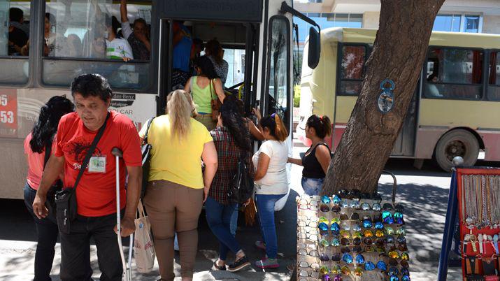 Aseguran que hay diaacutelogo y no se acudiraacute al paro de colectivos