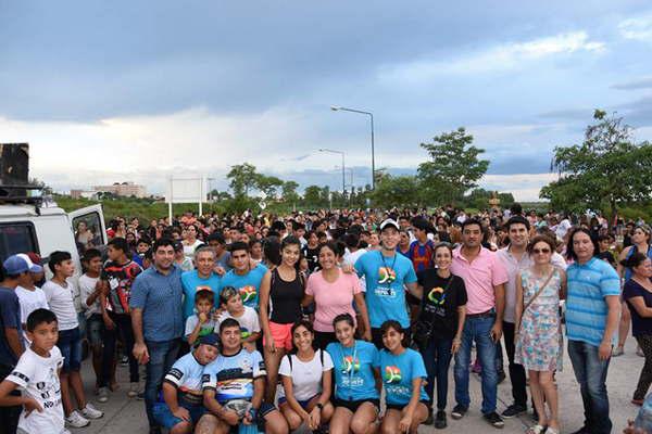 Una multitud se sumoacute a la Caminata Familiar de Reyes Magos 2019 
