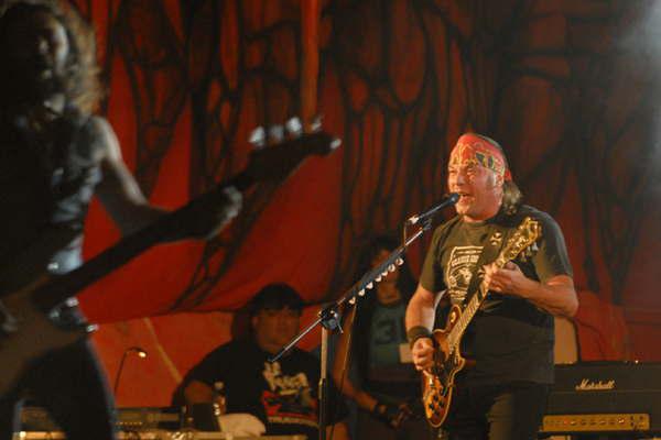 La Renga mira a Las Termas de Riacuteo Hondo para presentar un recital