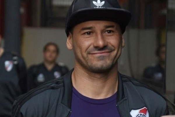 Muacuteltiple apoyo a Rodrigo Mora que decidioacute ponerle fin a su carrera