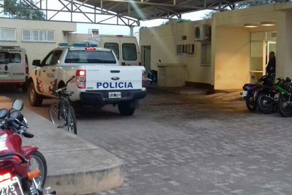 Motociclista lesionada al colisionar con un automoacutevil 