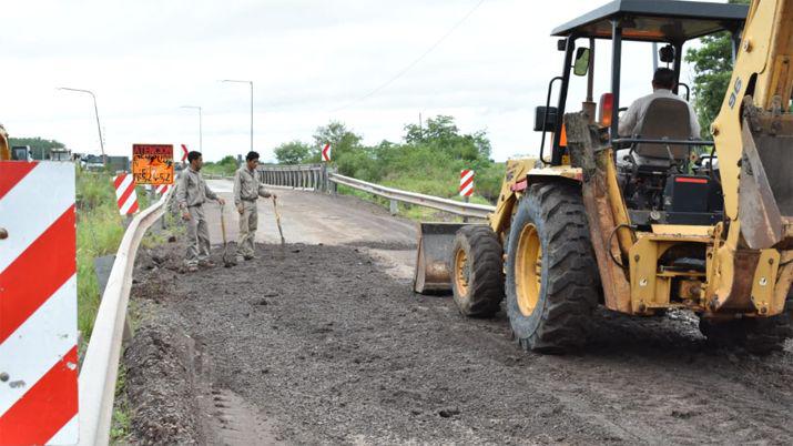 Vialidad Nacional trabaja para restablecer el traacutensito en la Ruta 34