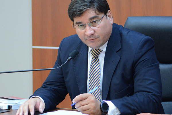 Cuatro antildeos de prisioacuten por secuestro de drogas y dinero